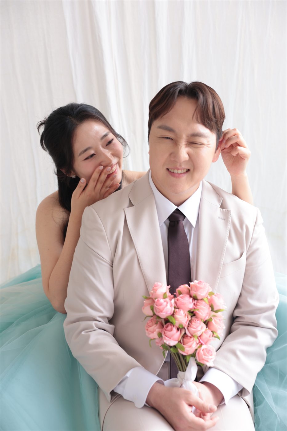 신랑 정의철과 신부 유지희
